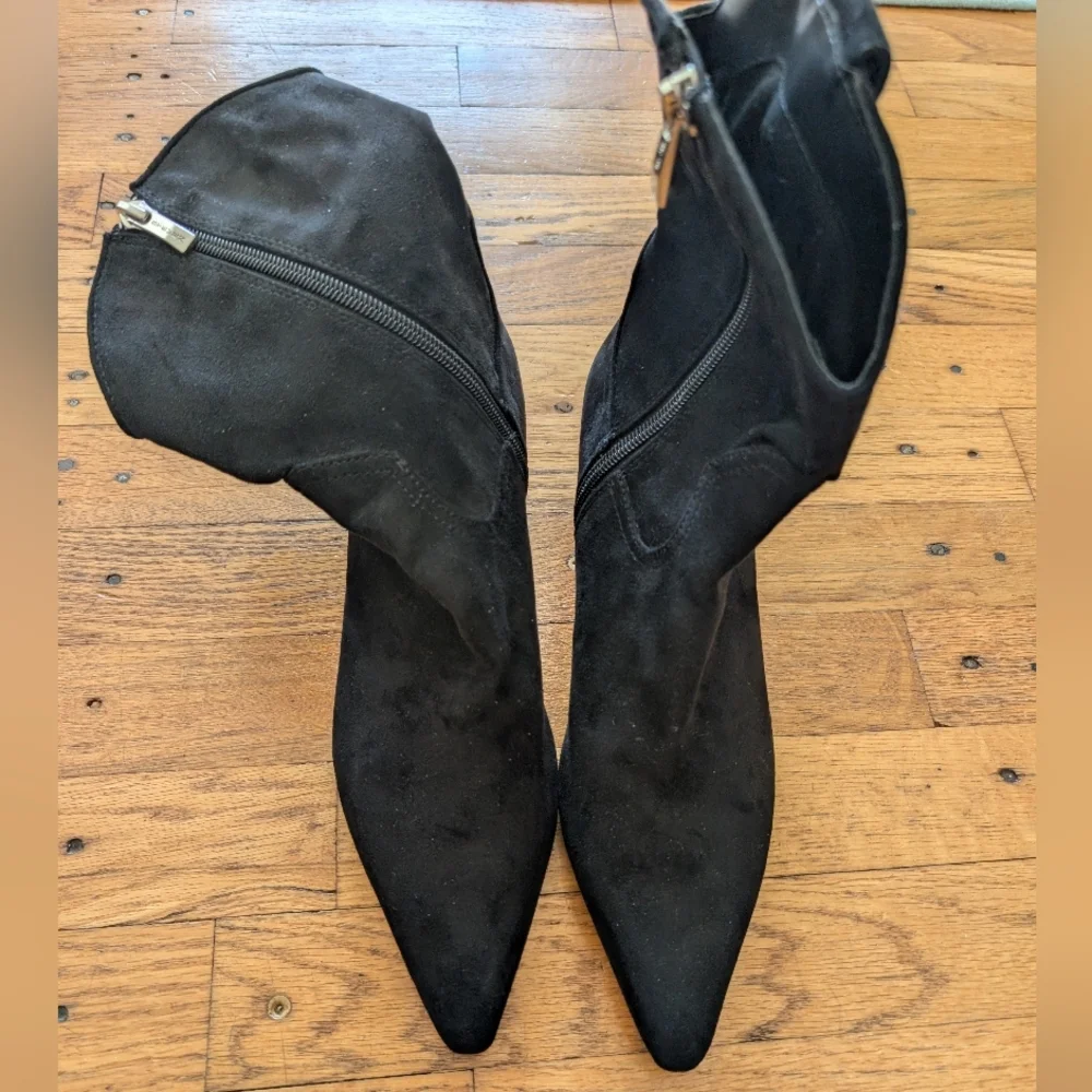 Steven New York Elegant Black Suede Heeled Boots - Picture 3 of 8